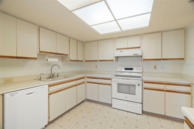 RARE, POND VILLA UNIT AVAILABLE! BEAUTIFUL WATER VIEWS! MOVE-IN on Mainlands Golf Club in Florida - for sale on GolfHomes.com, golf home, golf lot