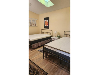 COME SEE THIS FANTASTIC GOLF VILLA WITH NEW A/C, NEW on Gator Trace Golf and Country Club in Florida - for sale on GolfHomes.com, golf home, golf lot