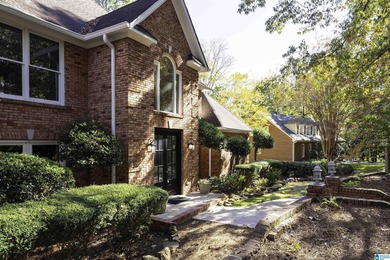 0.5 mi to Riverchase Country Club o 208 ft lake front o Sunrise on Riverchase Country Club in Alabama - for sale on GolfHomes.com, golf home, golf lot