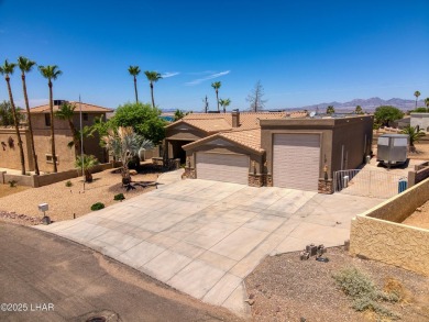 Are you looking for a huge RV garage 4 bedrooms, two master on London Bridge Golf Course in Arizona - for sale on GolfHomes.com, golf home, golf lot