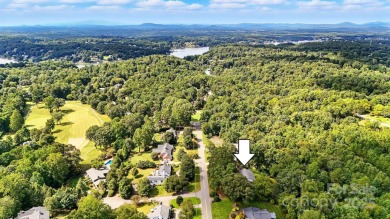 Stately Southern Colonial located across the street from LHCC on Lake Hickory Town Course in North Carolina - for sale on GolfHomes.com, golf home, golf lot