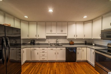 Located in the desirable Meadow Links community, this condo is on Country Club of Paducah in Kentucky - for sale on GolfHomes.com, golf home, golf lot