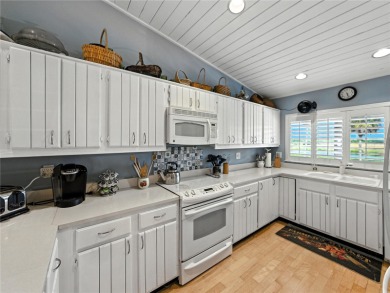 Enjoy the perfect Florida lifestyle in this 2-bedroom, 2-bath on Lake Wales Country Club in Florida - for sale on GolfHomes.com, golf home, golf lot