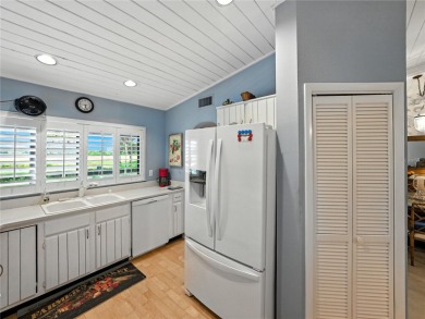 Enjoy the perfect Florida lifestyle in this 2-bedroom, 2-bath on Lake Wales Country Club in Florida - for sale on GolfHomes.com, golf home, golf lot