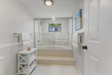 Don't miss out on this lovely 2 bedroom, 2 bath condo in the on Jonathans Landing Golf Club in Florida - for sale on GolfHomes.com, golf home, golf lot