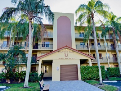 Welsome to your well-kept and spacious 1-bedroom, 1.5-bath on Flamingo Lakes Country Club in Florida - for sale on GolfHomes.com, golf home, golf lot