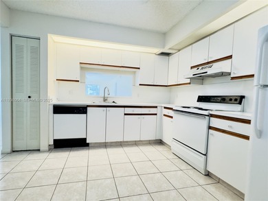 Welsome to your well-kept and spacious 1-bedroom, 1.5-bath on Flamingo Lakes Country Club in Florida - for sale on GolfHomes.com, golf home, golf lot