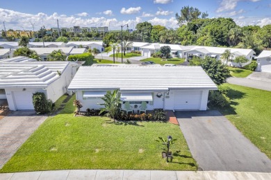 Pompano Beach Single Family 2BR/2BA with a 1 Car Garage on Leisureville Community Association in Florida - for sale on GolfHomes.com, golf home, golf lot