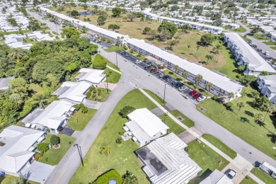 Pompano Beach Single Family 2BR/2BA with a 1 Car Garage on Leisureville Community Association in Florida - for sale on GolfHomes.com, golf home, golf lot