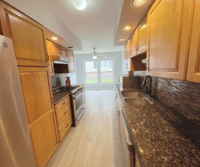 Seller financing available at a discounted rate!! Welcome to on Highland Woods Golf Course in Illinois - for sale on GolfHomes.com, golf home, golf lot