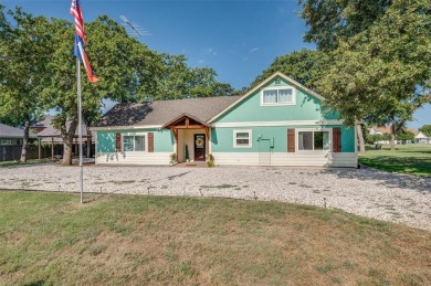 Charming 4-bedroom, 3-bath home in the gated Lake Kiowa on Lake Kiowa Golf Course in Texas - for sale on GolfHomes.com, golf home, golf lot