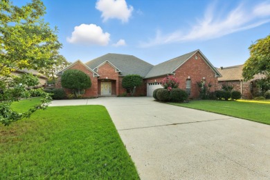 Live the Maumelle lifestyle in this 4 bedroom, 2.5 bath home on The Country Club of Arkansas in Arkansas - for sale on GolfHomes.com, golf home, golf lot