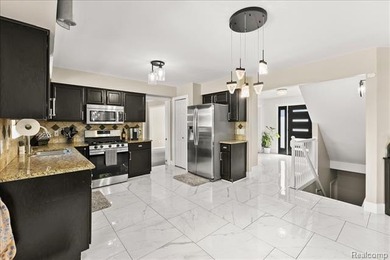 MOVE RIGHT INTO this 5 Bedroom Colonial that has *A LOT* to on Beacon Hill Golf Club in Michigan - for sale on GolfHomes.com, golf home, golf lot