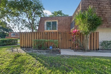 ***Remodeled*** Great location with highly rated schools! Large on Pine Island Ridge Country Club in Florida - for sale on GolfHomes.com, golf home, golf lot