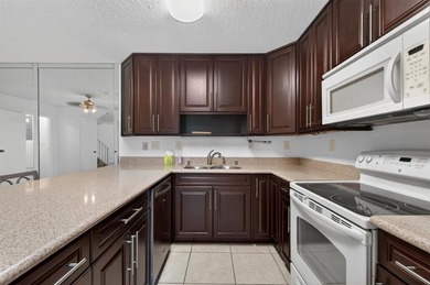 ***Remodeled*** Great location with highly rated schools! Large on Pine Island Ridge Country Club in Florida - for sale on GolfHomes.com, golf home, golf lot