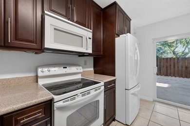 ***Remodeled*** Great location with highly rated schools! Large on Pine Island Ridge Country Club in Florida - for sale on GolfHomes.com, golf home, golf lot