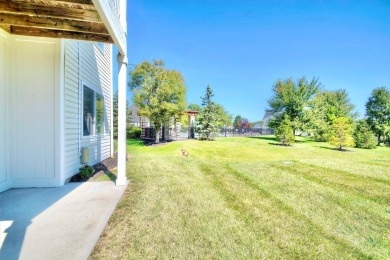 OPEN WED 4-6 pm NO STEPS!! Move right into this updated on Meadowood Golf Club in Kentucky - for sale on GolfHomes.com, golf home, golf lot
