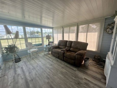 Reduced to $139,900  This spacious 2000 Jacobsen home offers on Four Lakes Golf Club in Florida - for sale on GolfHomes.com, golf home, golf lot