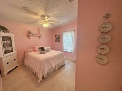 Reduced to $139,900  This spacious 2000 Jacobsen home offers on Four Lakes Golf Club in Florida - for sale on GolfHomes.com, golf home, golf lot