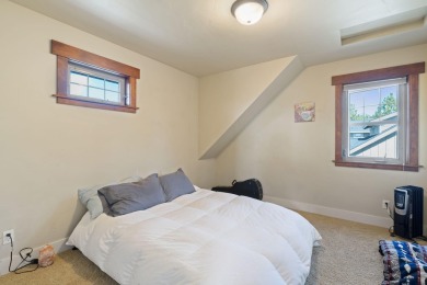 Classic Westside Bend craftsman design embodies timeless on Rivers Edge Golf Resort in Oregon - for sale on GolfHomes.com, golf home, golf lot