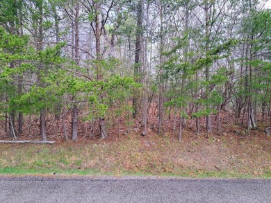 Beautiful lot with a gentle slope, ideal for building your dream on Heatherhurst Golf Course in Tennessee - for sale on GolfHomes.com, golf home, golf lot