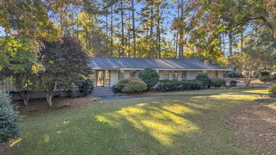 Elegant Southern Living in Gatewood - 106 Ashford Place. Inside on Par 3 West in South Carolina - for sale on GolfHomes.com, golf home, golf lot