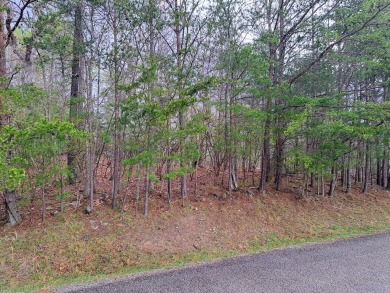 Beautiful lot with a gentle slope, ideal for building your dream on Heatherhurst Golf Course in Tennessee - for sale on GolfHomes.com, golf home, golf lot