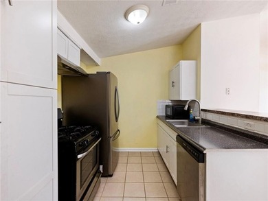 Discover cozy, low-maintenance living in this charming end-unit on Heritage Golf Links in Georgia - for sale on GolfHomes.com, golf home, golf lot