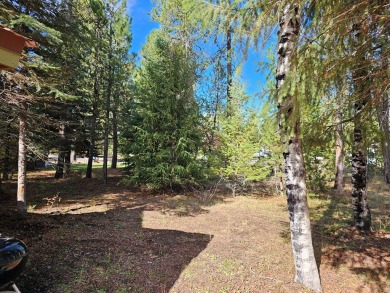 Cute as a button cabin in a great in town location! This 3 on McCall Municipal Golf Course in Idaho - for sale on GolfHomes.com, golf home, golf lot