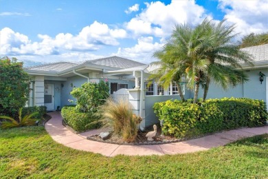 This charming 2-bedroom, 2-bathroom villa is ideally located in on Plantation Golf and Country Club in Florida - for sale on GolfHomes.com, golf home, golf lot
