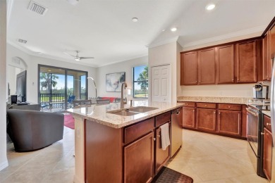 This is a rare find, 3-bedroom, end unit, split bedroom floorpan on Lakewood National Golf Club in Florida - for sale on GolfHomes.com, golf home, golf lot