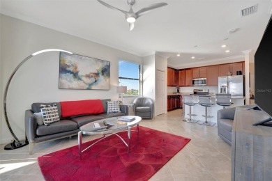 This is a rare find, 3-bedroom, end unit, split bedroom floorpan on Lakewood National Golf Club in Florida - for sale on GolfHomes.com, golf home, golf lot