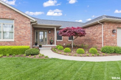 Meticulously maintained 3700 square foot, 4 bedroom, 3 1/2 bath on Piper Glen Golf Club in Illinois - for sale on GolfHomes.com, golf home, golf lot