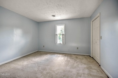 BUYER FLEX CASH AVAILABLE! ** SELLERS ARE OFFERING $10,000 for on Country Club of Bristol in Tennessee - for sale on GolfHomes.com, golf home, golf lot