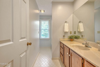 BUYER FLEX CASH AVAILABLE! ** SELLERS ARE OFFERING $10,000 for on Country Club of Bristol in Tennessee - for sale on GolfHomes.com, golf home, golf lot