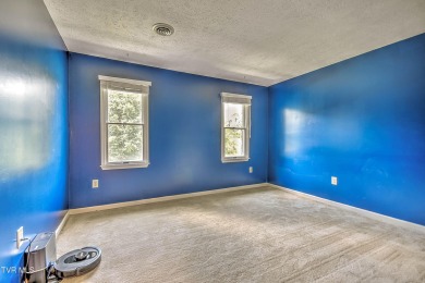 BUYER FLEX CASH AVAILABLE! ** SELLERS ARE OFFERING $10,000 for on Country Club of Bristol in Tennessee - for sale on GolfHomes.com, golf home, golf lot