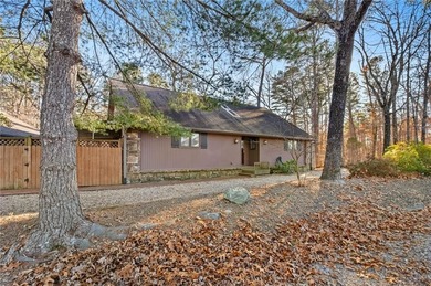 Seller credit up to $7,500. Welcome to 41 Buckingham Dr in Bella on Bella Vista - Metfield Golf Complex and Country Club in Arkansas - for sale on GolfHomes.com, golf home, golf lot