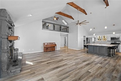 Seller credit up to $7,500. Welcome to 41 Buckingham Dr in Bella on Bella Vista - Metfield Golf Complex and Country Club in Arkansas - for sale on GolfHomes.com, golf home, golf lot