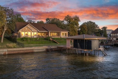 **Luxurious Lakefront Living at Pinnacle Golf Club**  
Welcome on Pinnacle Golf and Boat Club in Texas - for sale on GolfHomes.com, golf home, golf lot