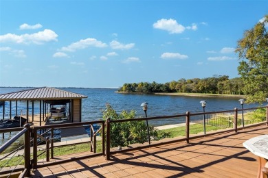 **Luxurious Lakefront Living at Pinnacle Golf Club**  
Welcome on Pinnacle Golf and Boat Club in Texas - for sale on GolfHomes.com, golf home, golf lot