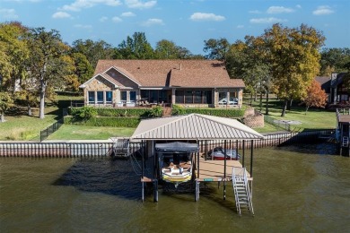 **Luxurious Lakefront Living at Pinnacle Golf Club**  
Welcome on Pinnacle Golf and Boat Club in Texas - for sale on GolfHomes.com, golf home, golf lot