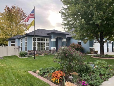 This attractive home is located a wonderful community and has on Hunters Point Golf Club in Idaho - for sale on GolfHomes.com, golf home, golf lot