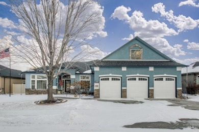 This attractive home is located a wonderful community and has on Hunters Point Golf Club in Idaho - for sale on GolfHomes.com, golf home, golf lot