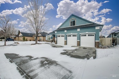 This attractive home is located a wonderful community and has on Hunters Point Golf Club in Idaho - for sale on GolfHomes.com, golf home, golf lot