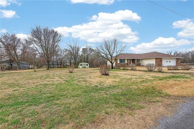 Don't miss this unique opportunity to purchase a home with 2 on Bella Vista Country Club - Highlands in Arkansas - for sale on GolfHomes.com, golf home, golf lot