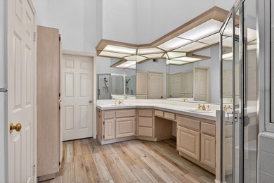 This 2 bed 3 bath home in the heart of the The Lakes Country on The Lakes Country Club in California - for sale on GolfHomes.com, golf home, golf lot