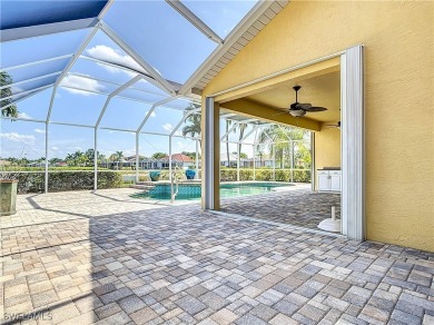 Exceptional Osprey home in HERONS GLEN COUNTRY CLUB showcases on Herons Glen Golf and Country Club in Florida - for sale on GolfHomes.com, golf home, golf lot