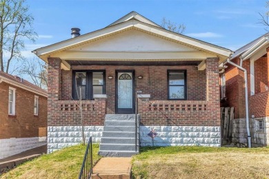 ATTENTION HOBBYIST OR CAR ENTHUSIAST! HUGE 2 STORY 2 CAR GARAGE on Glen Echo Country Club in Missouri - for sale on GolfHomes.com, golf home, golf lot