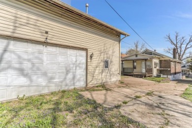 ATTENTION HOBBYIST OR CAR ENTHUSIAST! HUGE 2 STORY 2 CAR GARAGE on Glen Echo Country Club in Missouri - for sale on GolfHomes.com, golf home, golf lot
