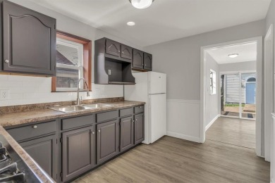 ATTENTION HOBBYIST OR CAR ENTHUSIAST! HUGE 2 STORY 2 CAR GARAGE on Glen Echo Country Club in Missouri - for sale on GolfHomes.com, golf home, golf lot